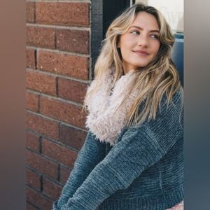 NWT FAUX FUR UNITY SCARF🚨FREE W/PURCHASE